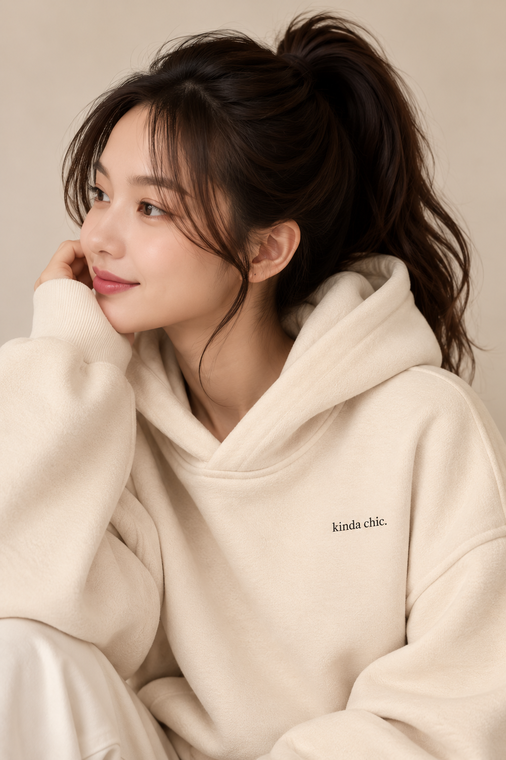 KINDA CHIC. Oversized Hoodie