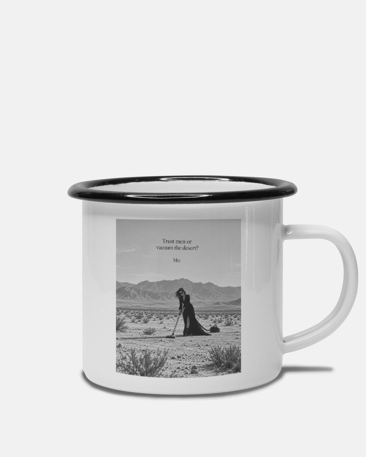 VACUUM THE DESERT. Retro Mug